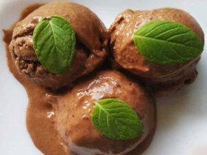 Read more about the article Vegan Chocolate Ice Cream