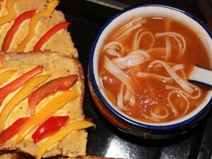 Read more about the article Tomato Noodle Soup With Mixed Peppers Cheese Toast